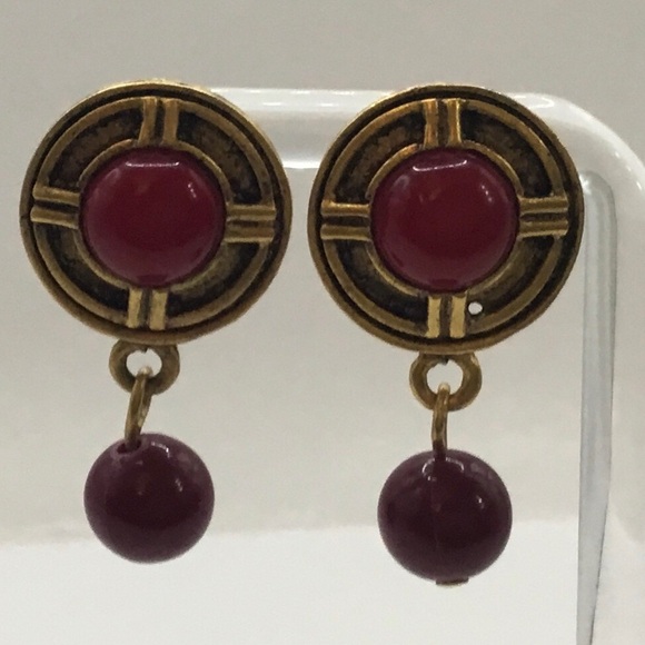 Jewelry - 0018 GOLDTONE MAGENTA PURPLE PLUM PIERCED DANGLE DROP BEADED EARRINGS